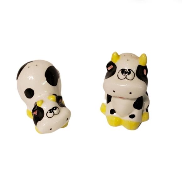 Cow Salt & Pepper Shaker Set - Picture 1 of 8